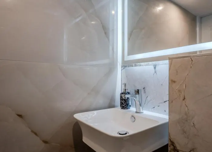 Smart Deutsche Oper Zentrum Charlottenburg *