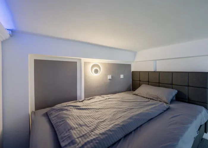 Smart Deutsche Oper Zentrum Charlottenburg *