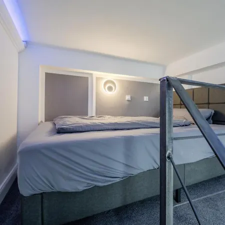 Smart Deutsche Oper Zentrum Charlottenburg *