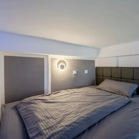 Smart Deutsche Oper Zentrum Charlottenburg *