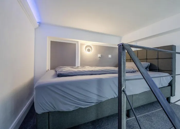 Smart Deutsche Oper Zentrum Charlottenburg *